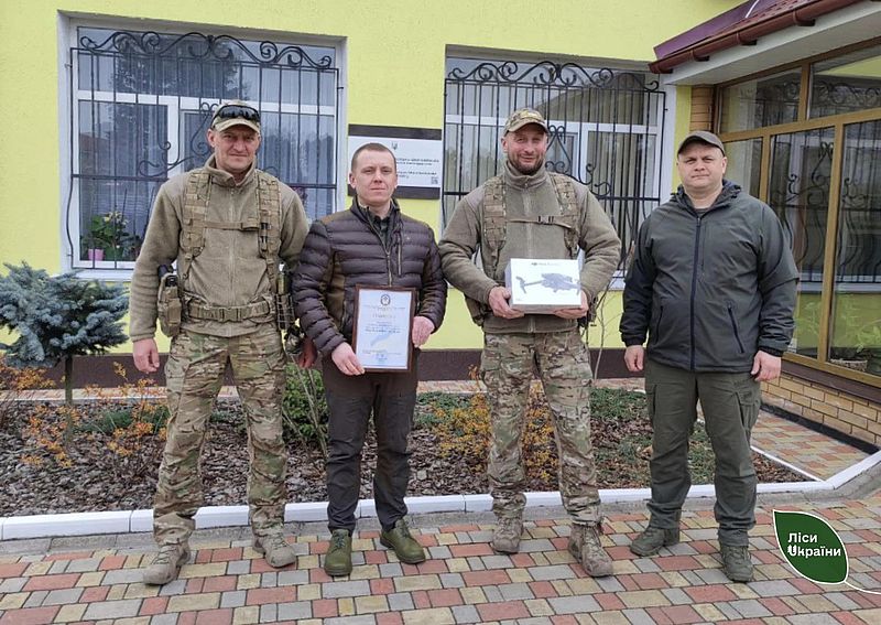 Українські лісівники продовжують допомагати ЗСУ